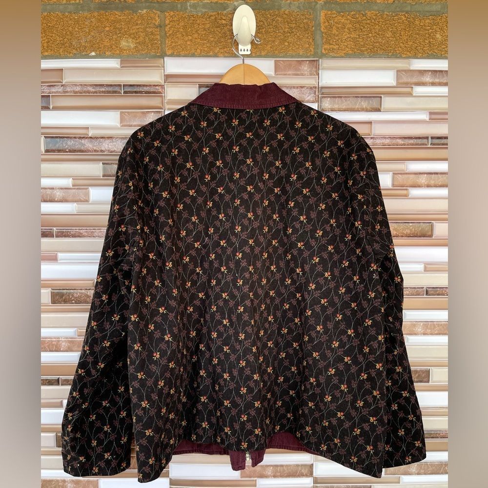 Flax Black Quilted Floral Reversable Jacket with Burgundy Collar and Trim - Picture 4 of 9